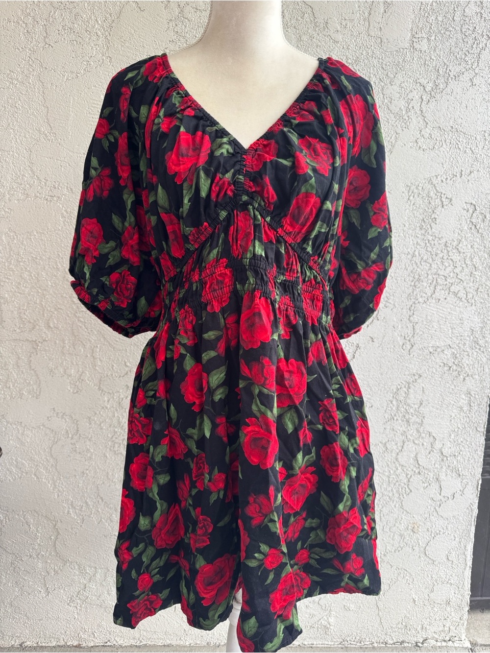 Black Floral V-Neck Romper with Red Rose Print Old Navy size XL - Picture 3 of 9
